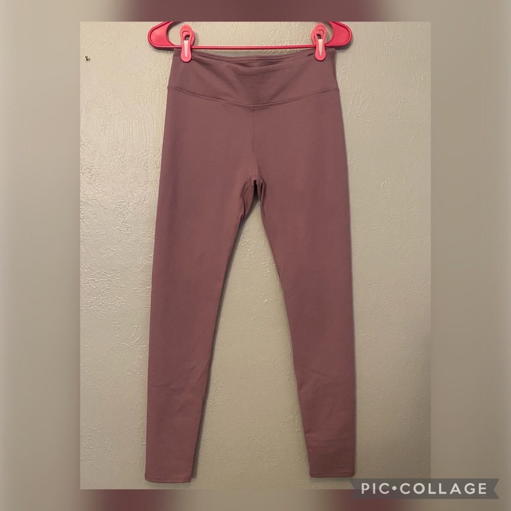 Fabletics Mauve Leggings sz Small